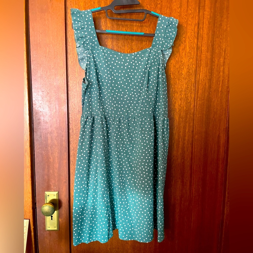 MOVING SALE! Adorable green and white polka dot dress with flutter sleeve
